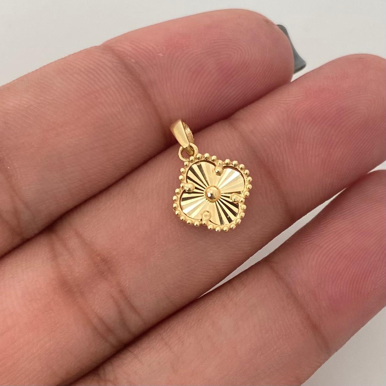 Dije It trebol fondo diamantado Oro amarillo 18k +4 / 1,0 Gr / 1,6 Cm